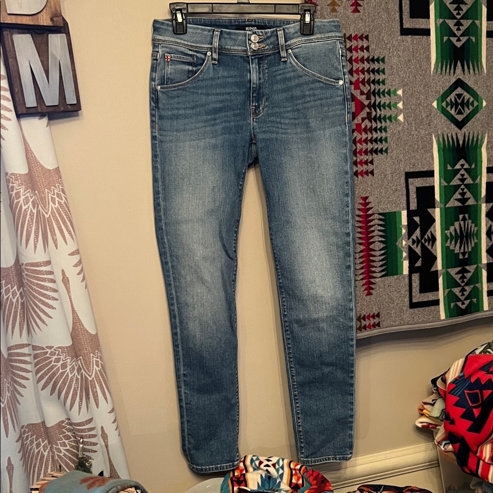 Like New! Hudson Collin Midrise Skinny jeans sz 28